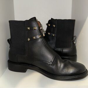 Valentino Rockstud ankle booties black leather